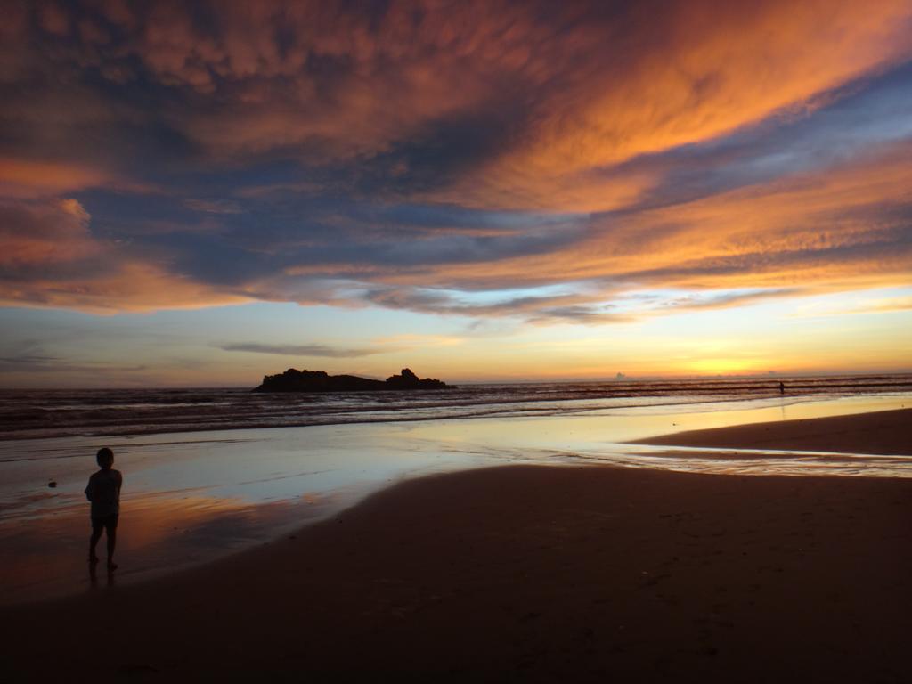 Sky And Sand Guesthouse Beruwala Exterior photo